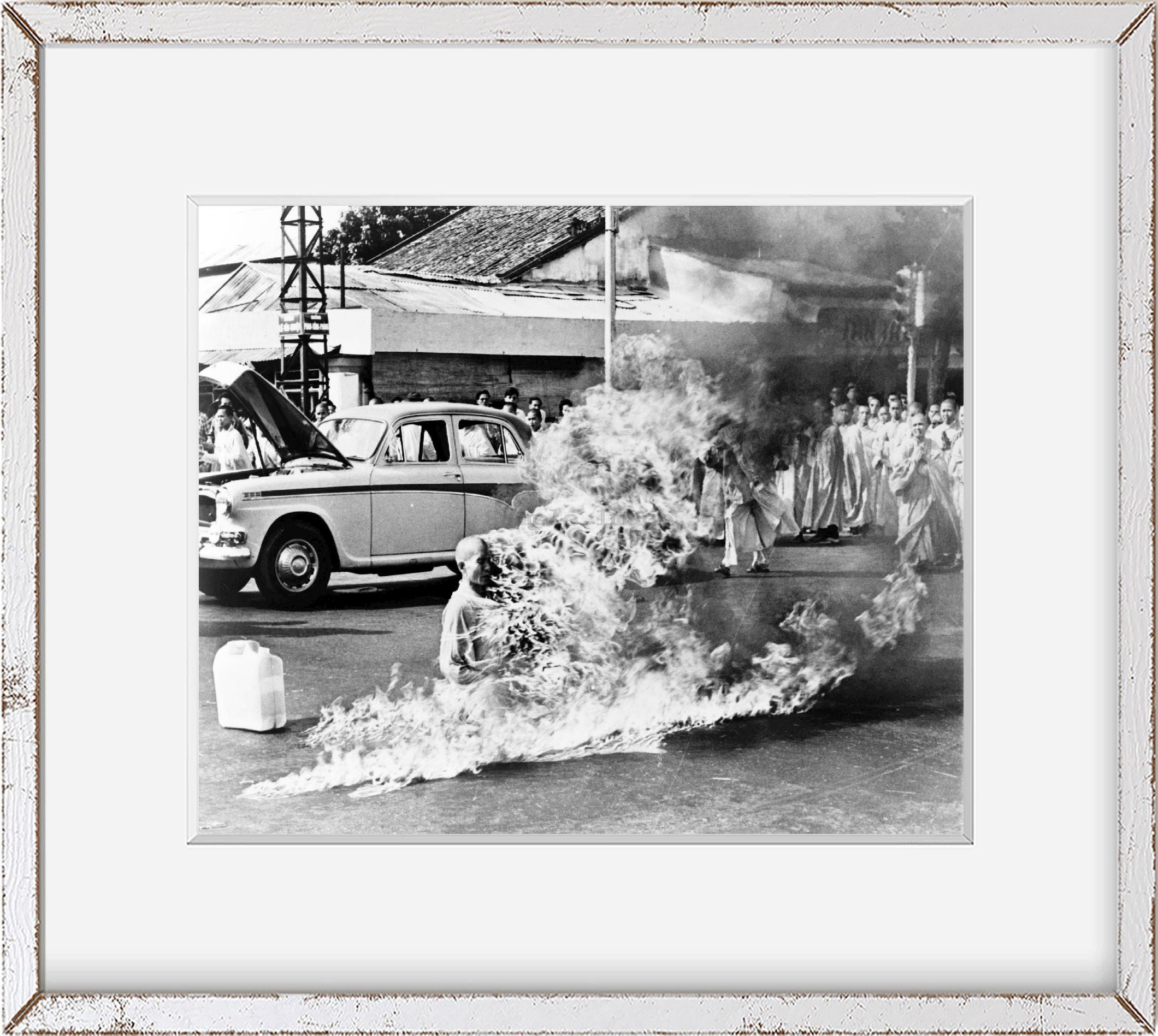 Photo: Buddhist Monk, Thich Quang Duc, Burning to Death, Protest Size: 8x10 (App