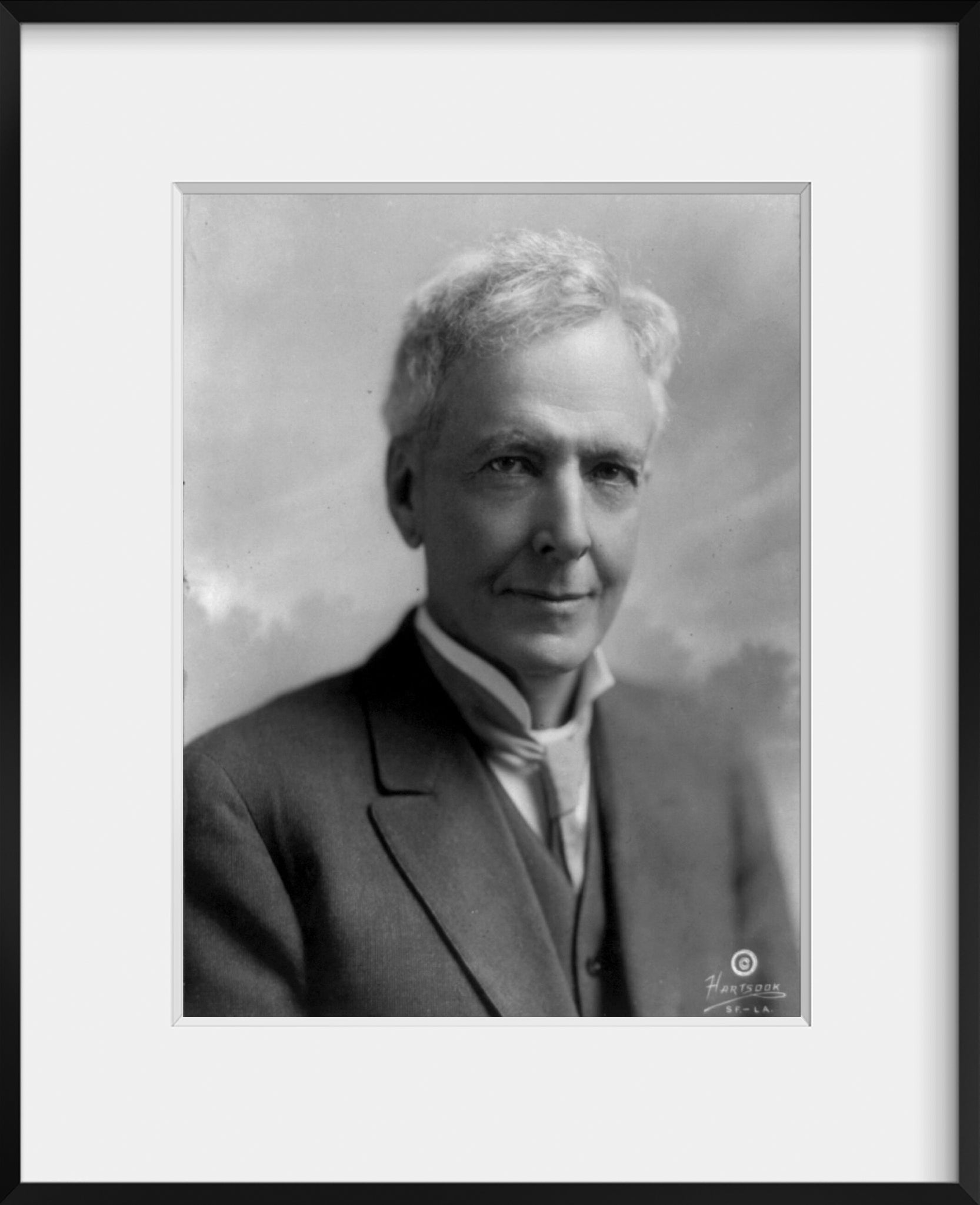 1915 photo of Luther Burbank. of photo: 6.8x10. Quality of photo: med Vi f9