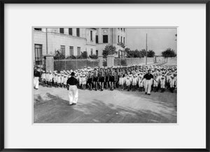 1938 photograph of Italian schoolchildren
