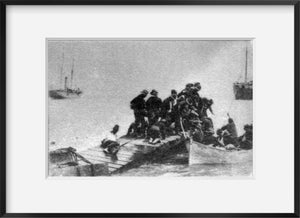 1902 photograph of Wounded soldiers embarking in row boats, Spanish American War