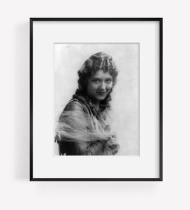 c1915 April 13 photograph of Mary Pickford, 1893- Summary: Head and shoulders, f