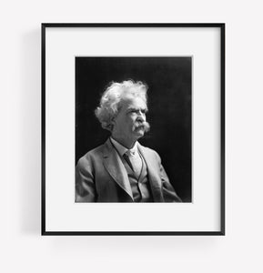c1907 May 20 photograph of "Mark Twain" Summary: Photograph shows Samuel Langhor