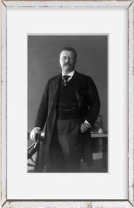 1900 Photo Theodore Roosevelt, three-quarter length portrait, standing