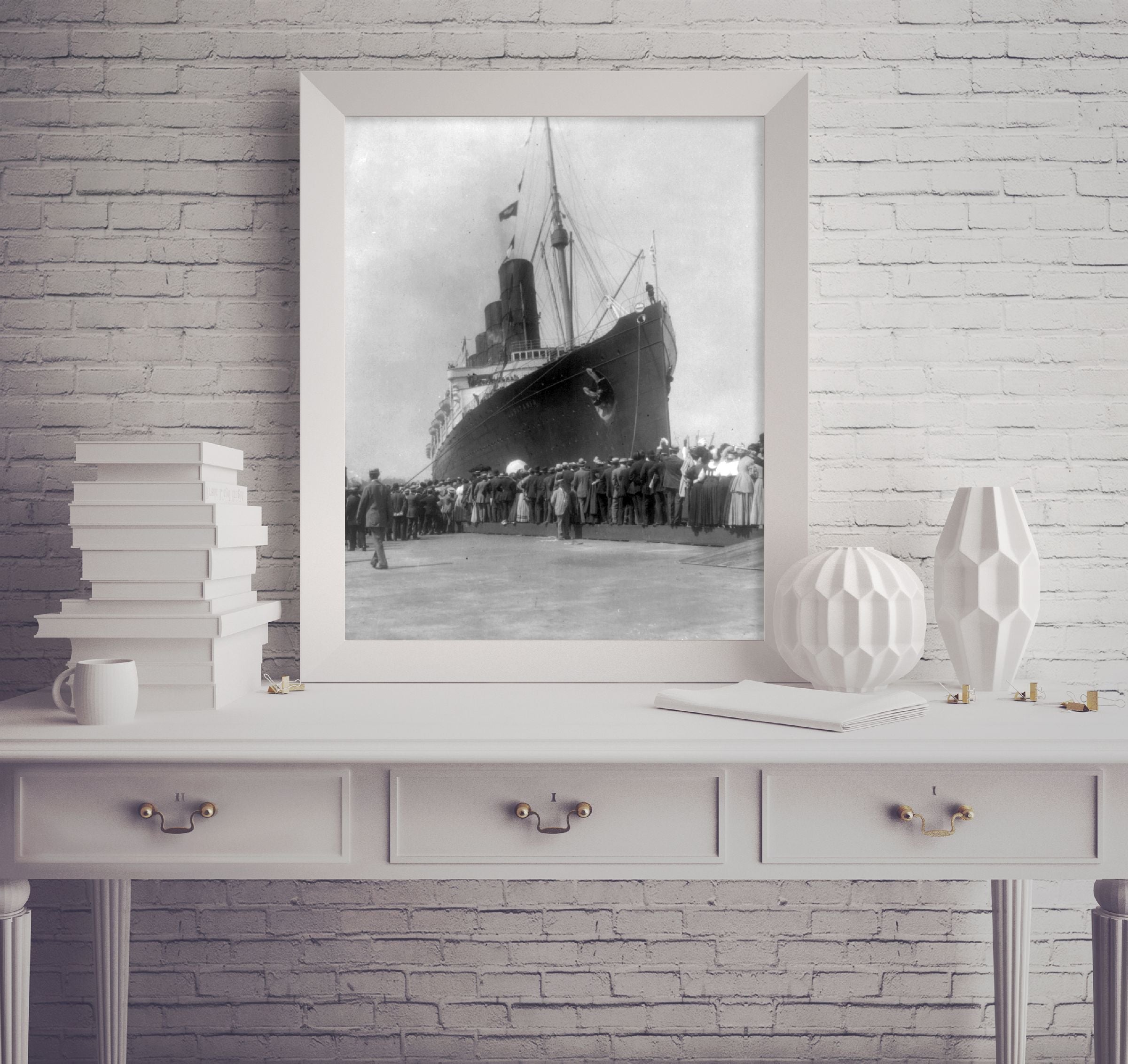 Photo: LUSITANIA arriving in New York, September 13, 1907, Welcoming Crowd, Ship