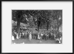 Photo: Large crowd, White House grounds, July 4, 1903