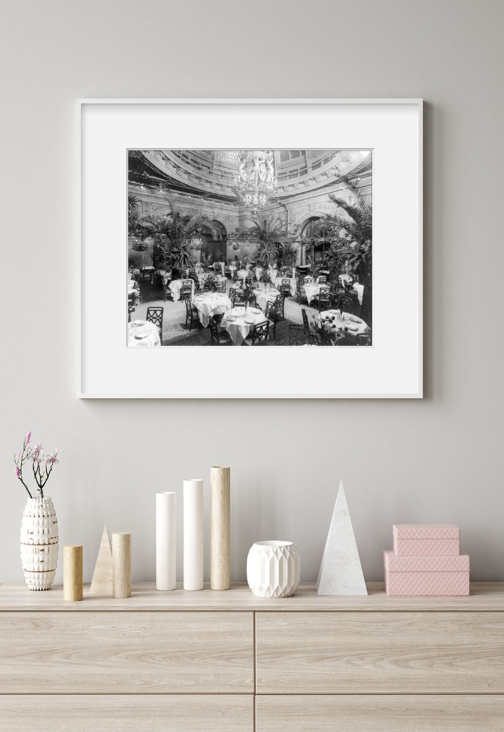c1902 photograph of Waldorf-Astoria Hotel, New York - interiors: Palm garden (di