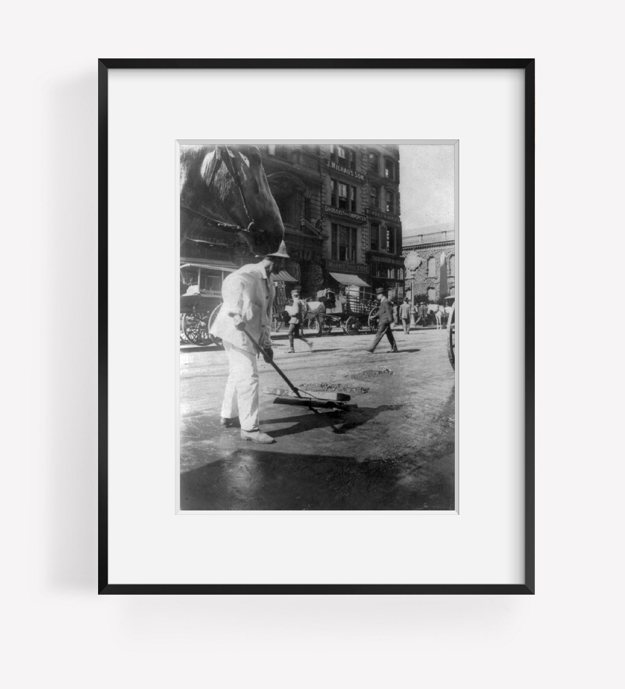 1910 Photo New York City sanitation dept. employee sweeping street, ca. 1910