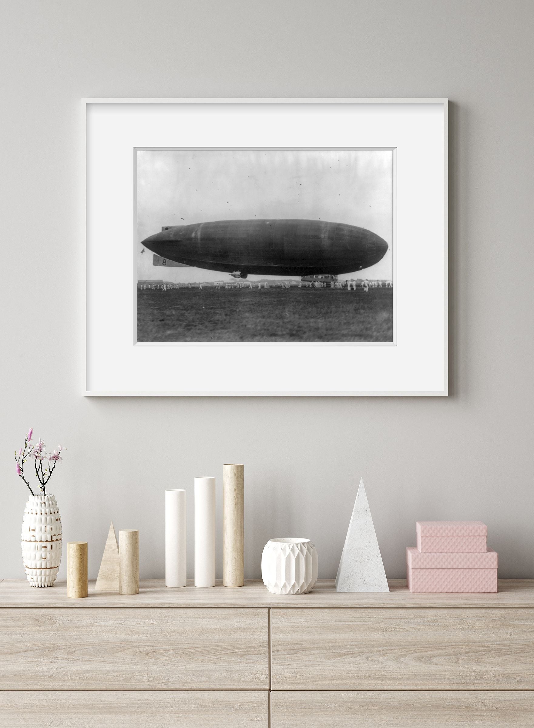 Photo: Japan's Zeppelin, homebuilt dirigible, Graf, world flight