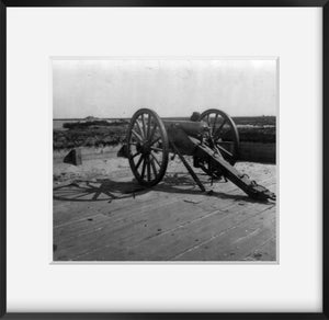 Photo: Morning and evening gun, Fort Sumter, South Carolina, 1865