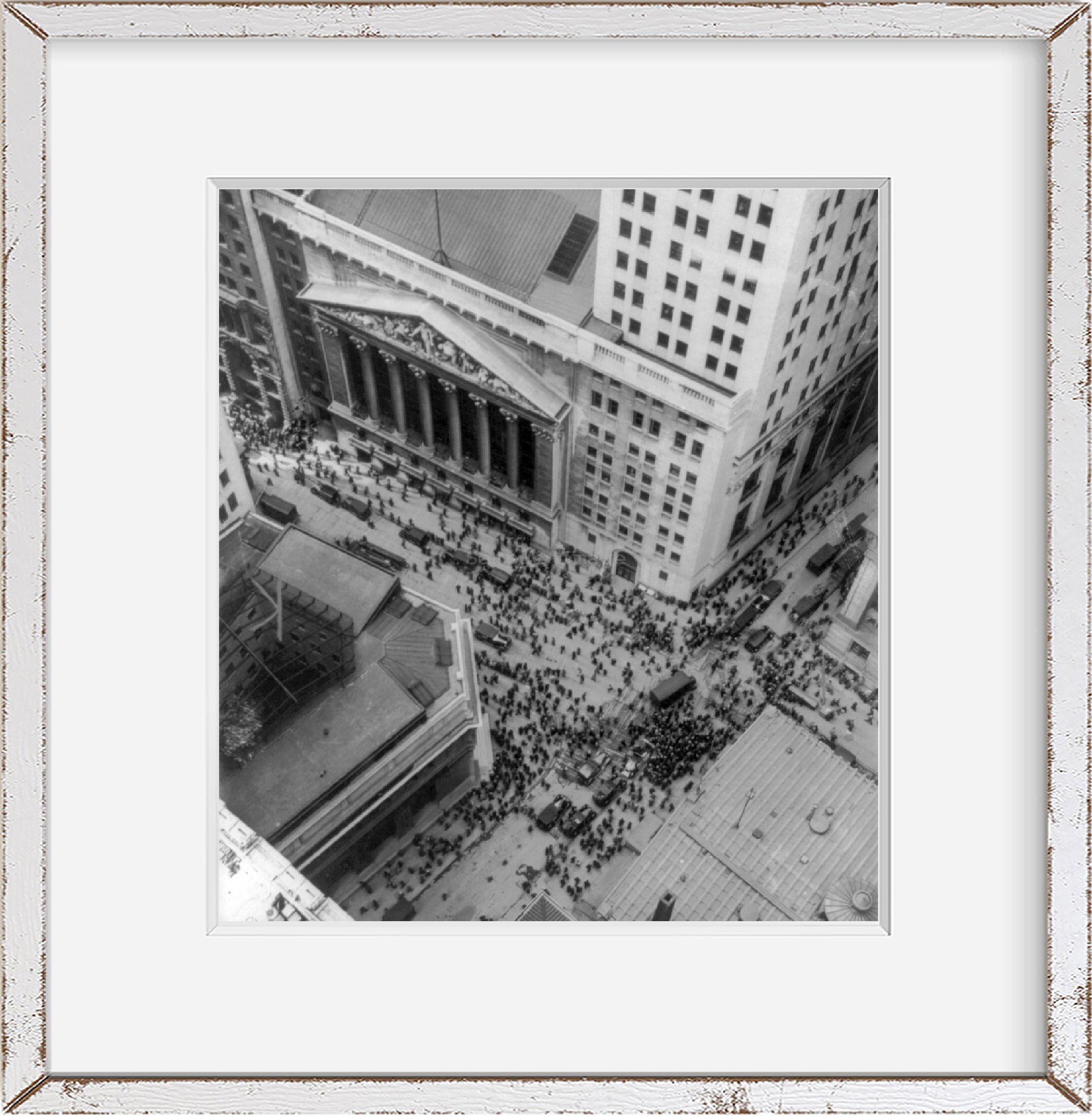 Photo: Wall Street, New York City, NYC, aerial view looking down on stock exchange,