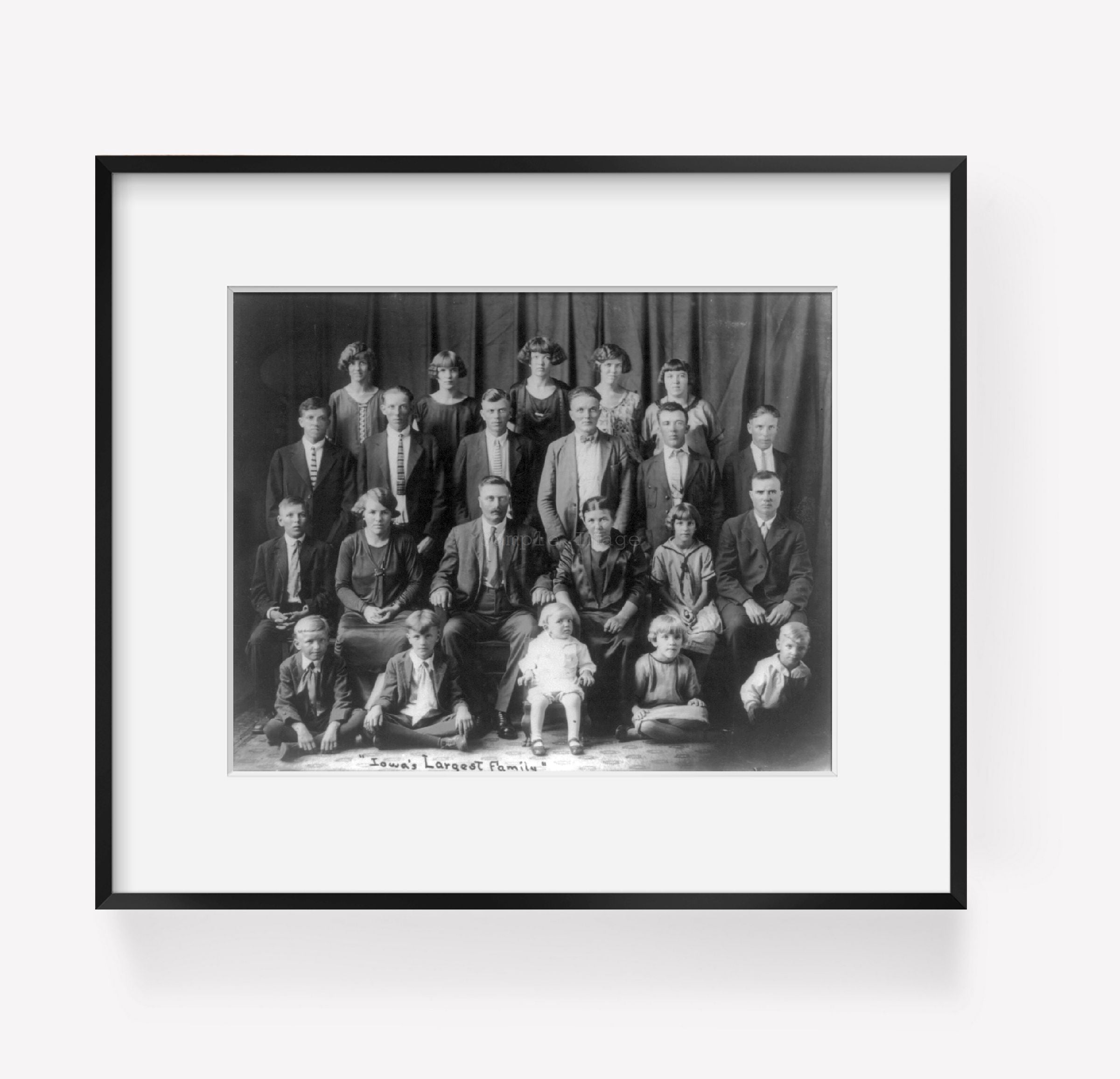 Photo: Iowa's largest family, IA, Group of 22 people, children, men, women, c1926