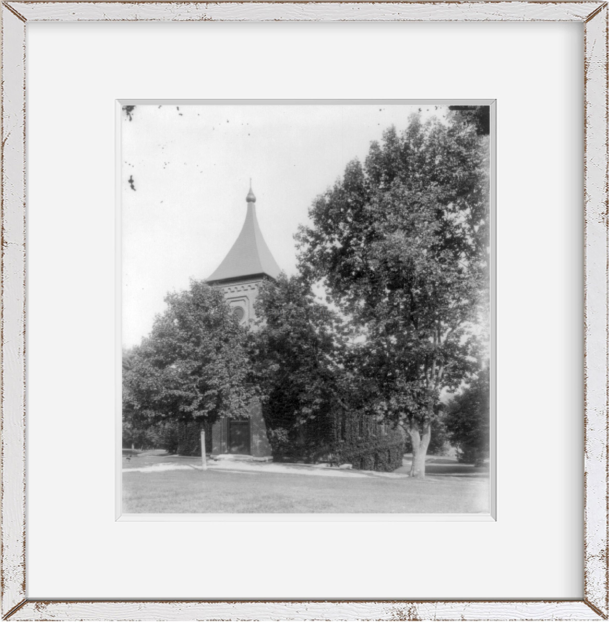 Photo: Lee Chapel in summer, W&L University, Lexington, Rockbridge County, VA, M Mile
