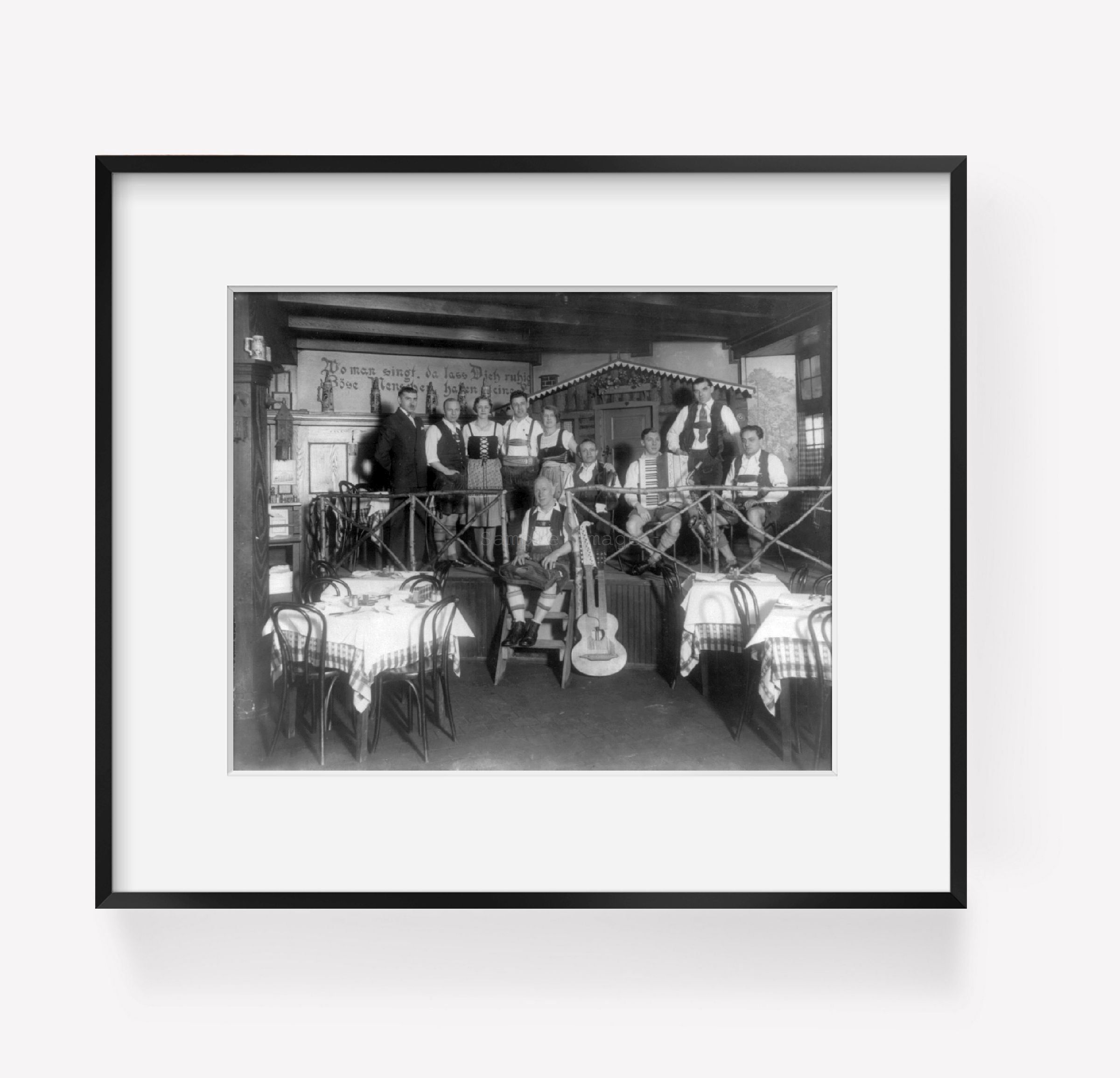 Photo: Entertainers, Gostl's original Munchner platzl, NY, c1910