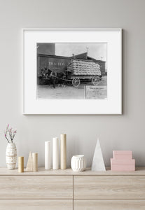 1910 Photo Horse-drawn wagon loaded with 175 sacks of wheat beside freight car