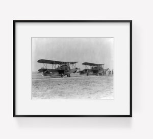 Photo: Loening amphibious airplanes, 1920s: Lueing OA-1 Amphibians, on ground, men