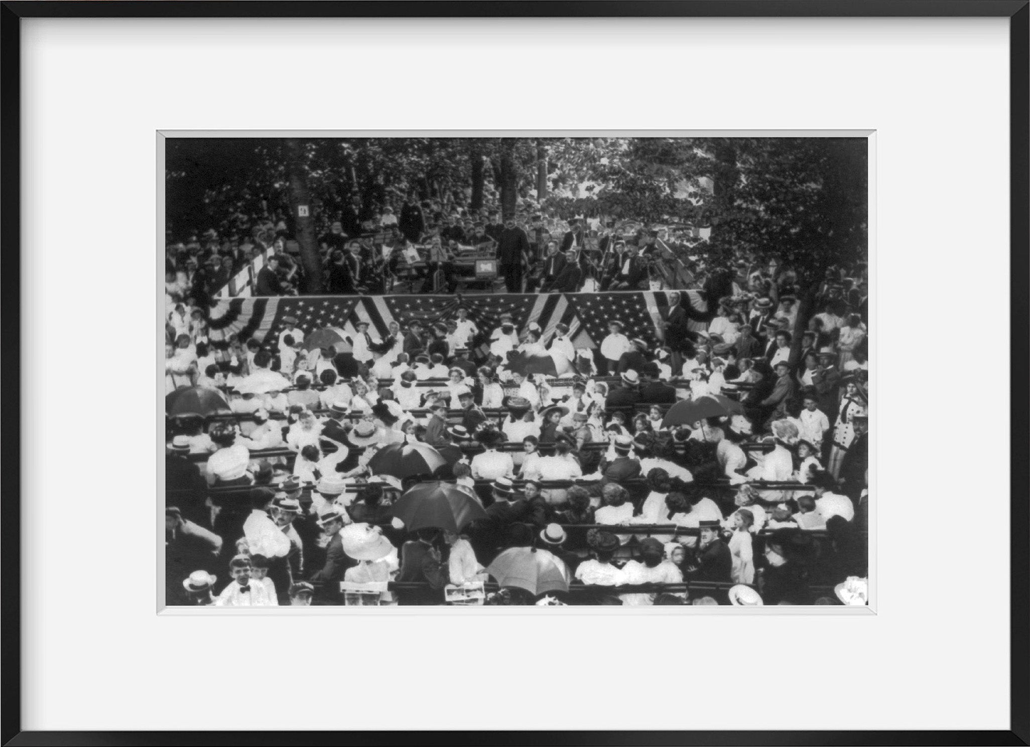 Photo: Audience, Flag-draped bandstand, Forest Park, Long Island, New York, N.Y., c191