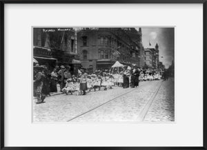 Photo: Small girls in white dresses parading, Roswell Williams May Party, NYC, 1907