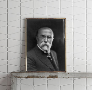 c1920 photograph of Tomas Garrigue Masaryk, 1850-1937, bust portrait, facing lef