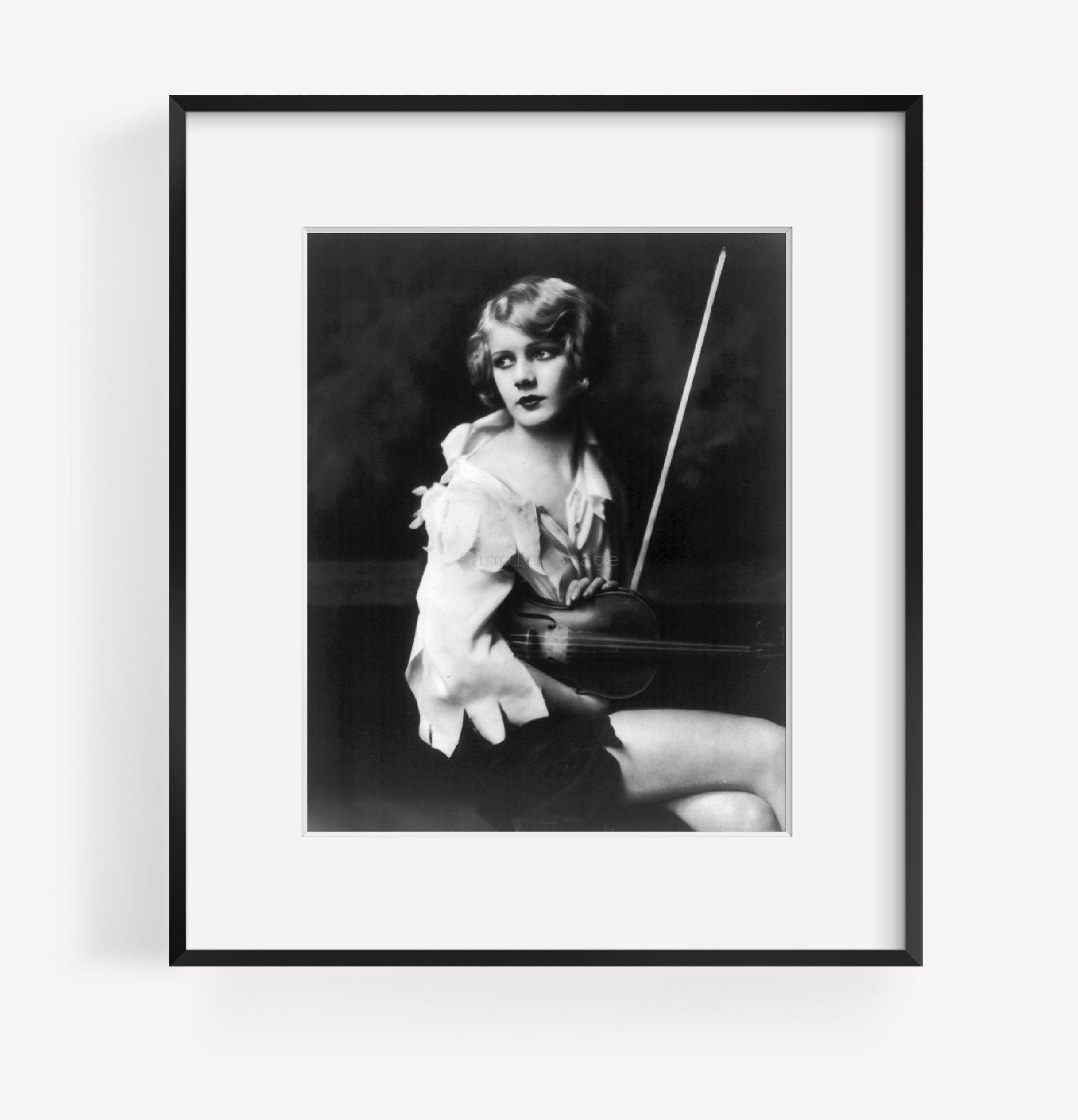 Photo: Kay English, Ziegfeld Girl, violin