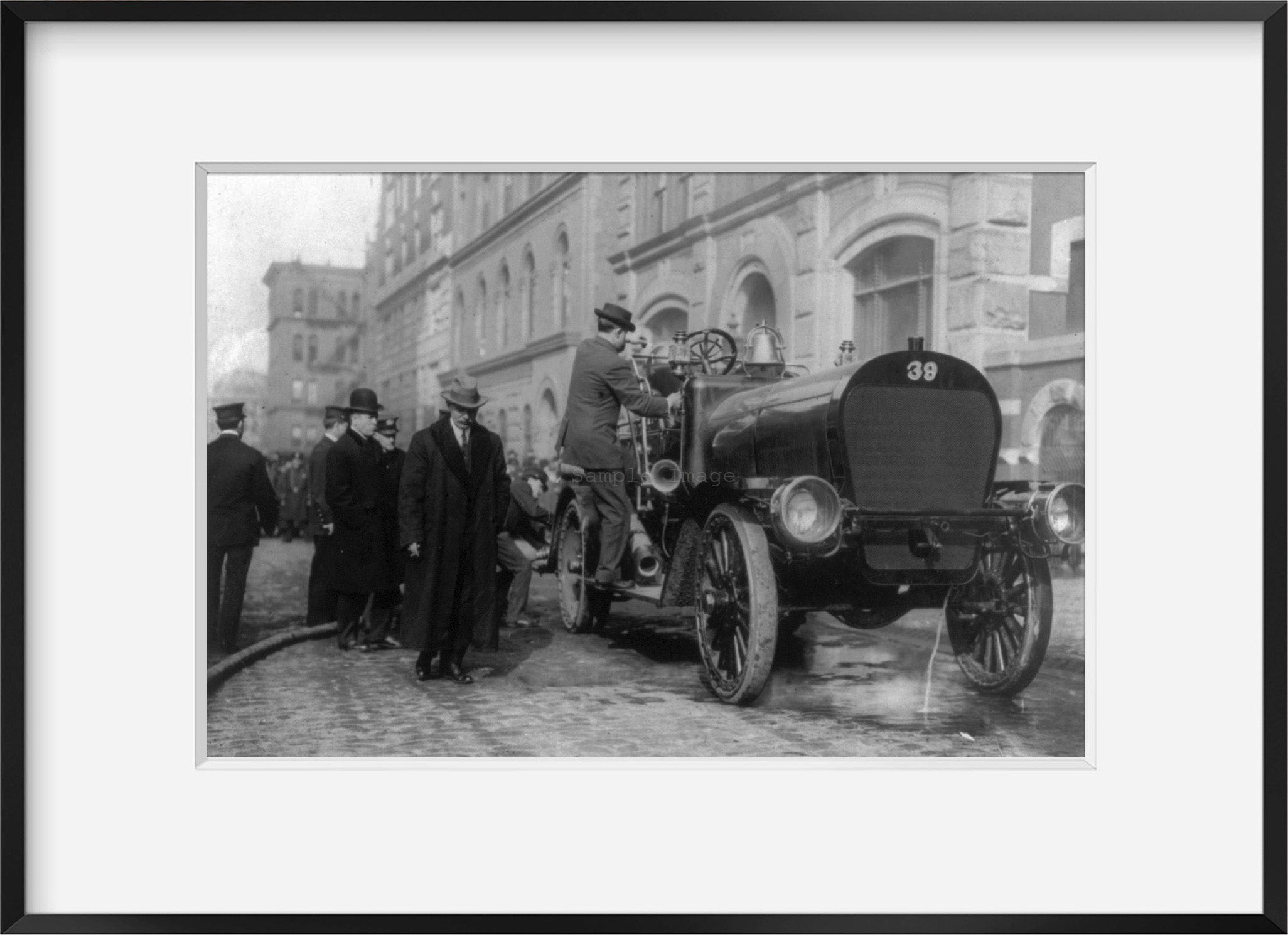 Photo: New motor fire engine, New York City, N.Y.C., Chief Kenlon, autos, street scen