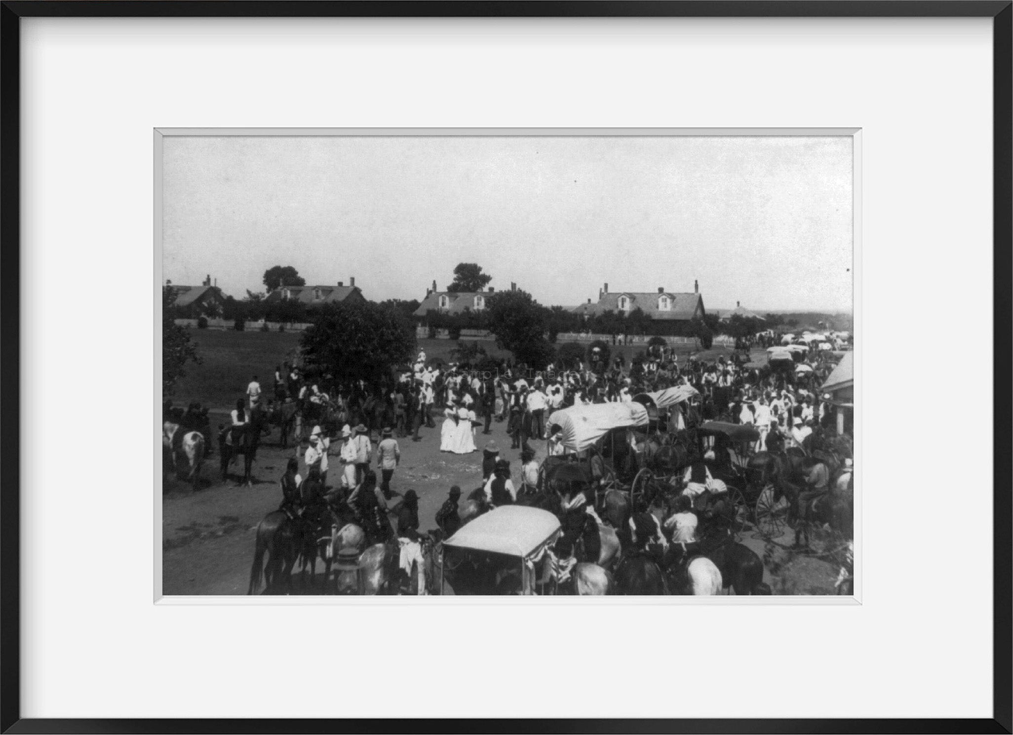 1891 photograph of Ft. Sill, Oklahoma, and vicinity: Crowd along road on July 4t