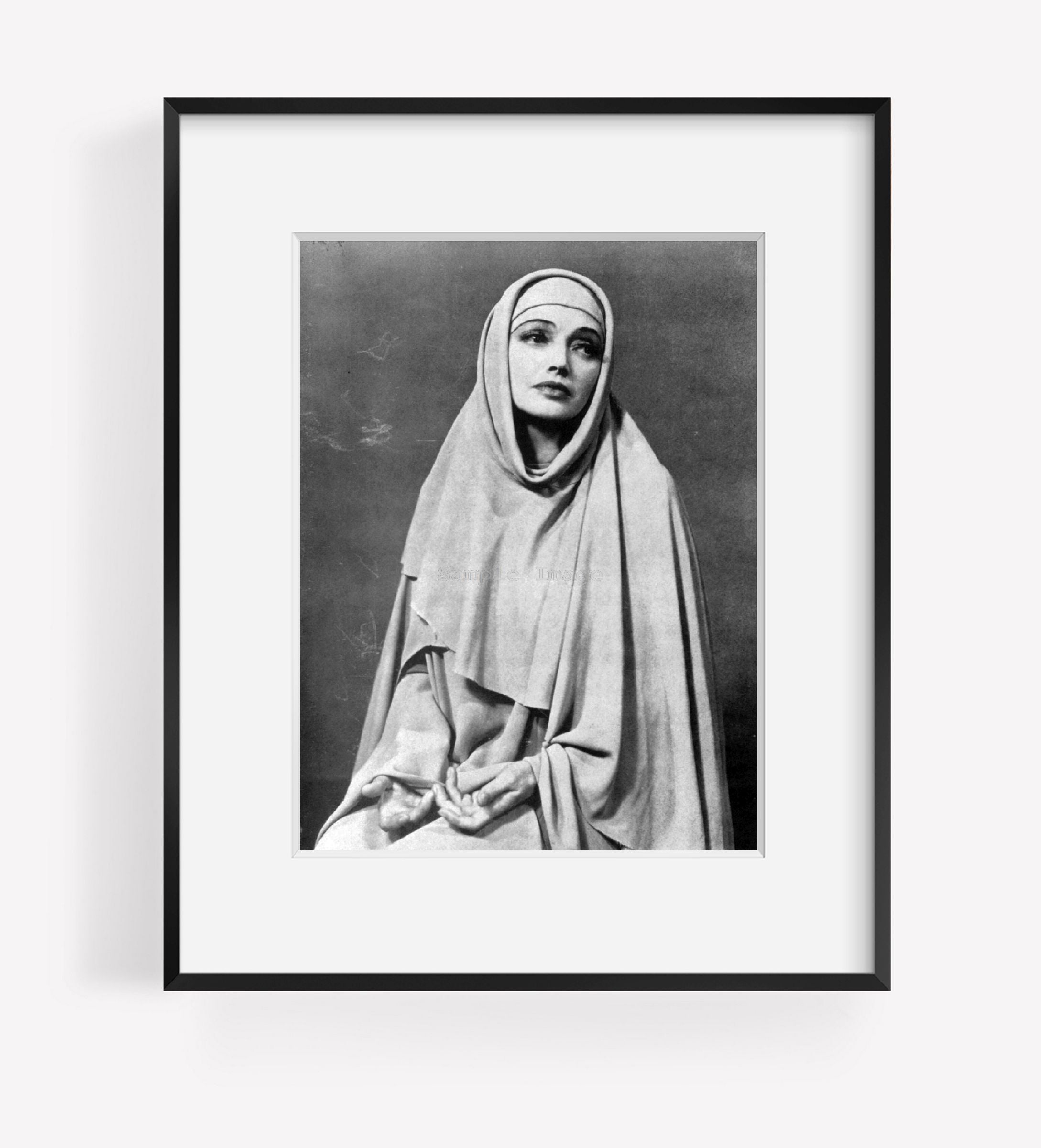 Vintage Photograph of Katharine Cornell, 1893-1974 Summary: 3/4 lgth., seated, f