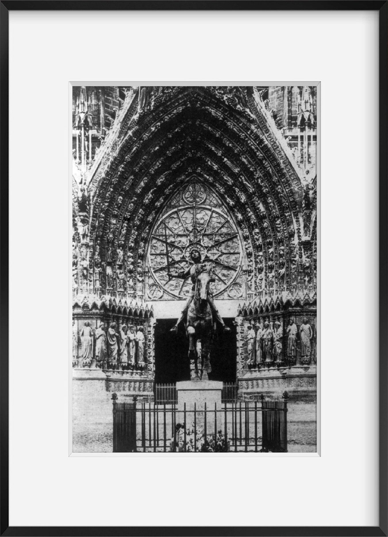 Photo: Notre-Dame de Reims, Rheims Cathedral, Joan of Arc Statue