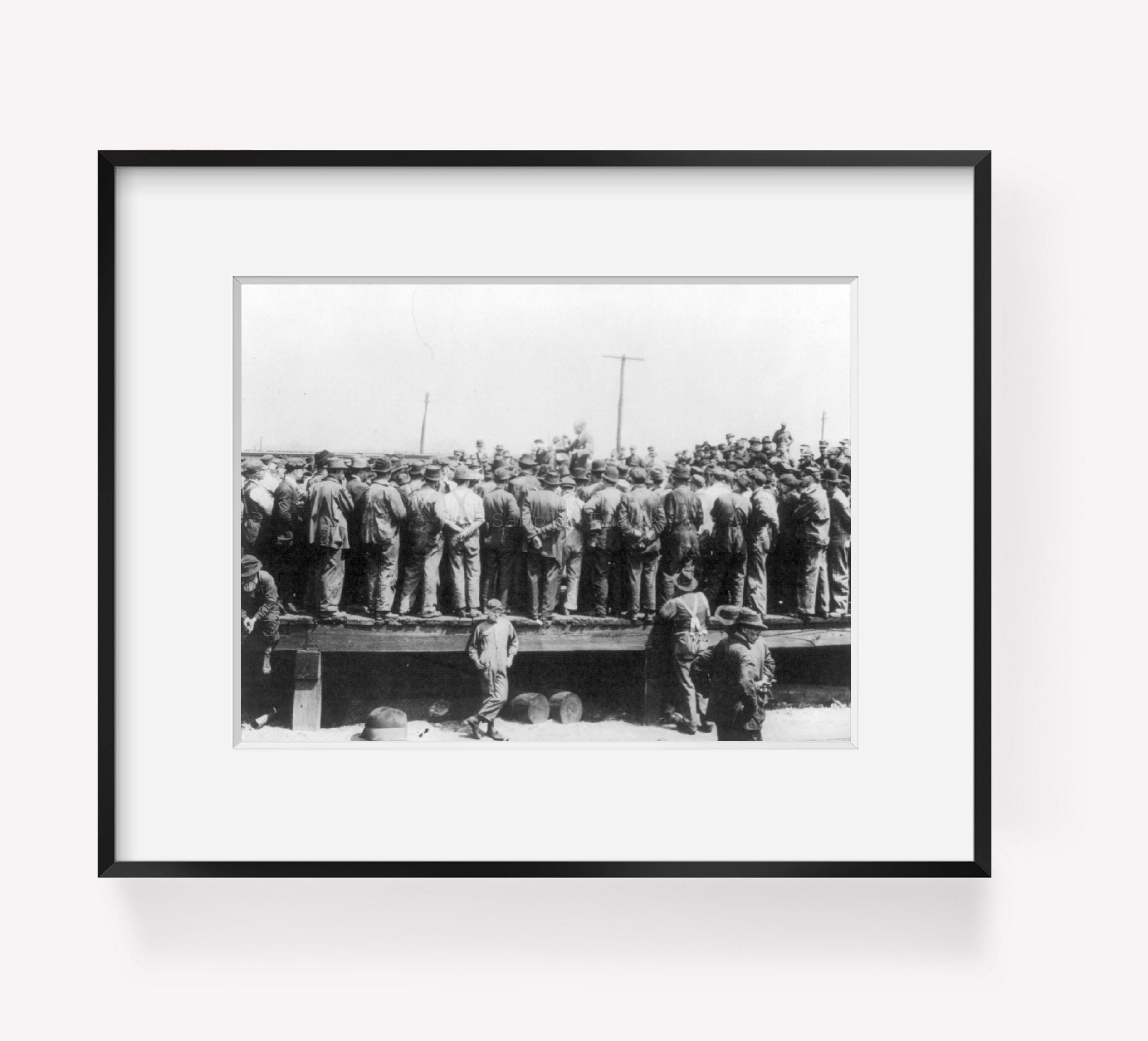 Photo: The threatening steel strike, September 22, 1919, men on dock listening to s