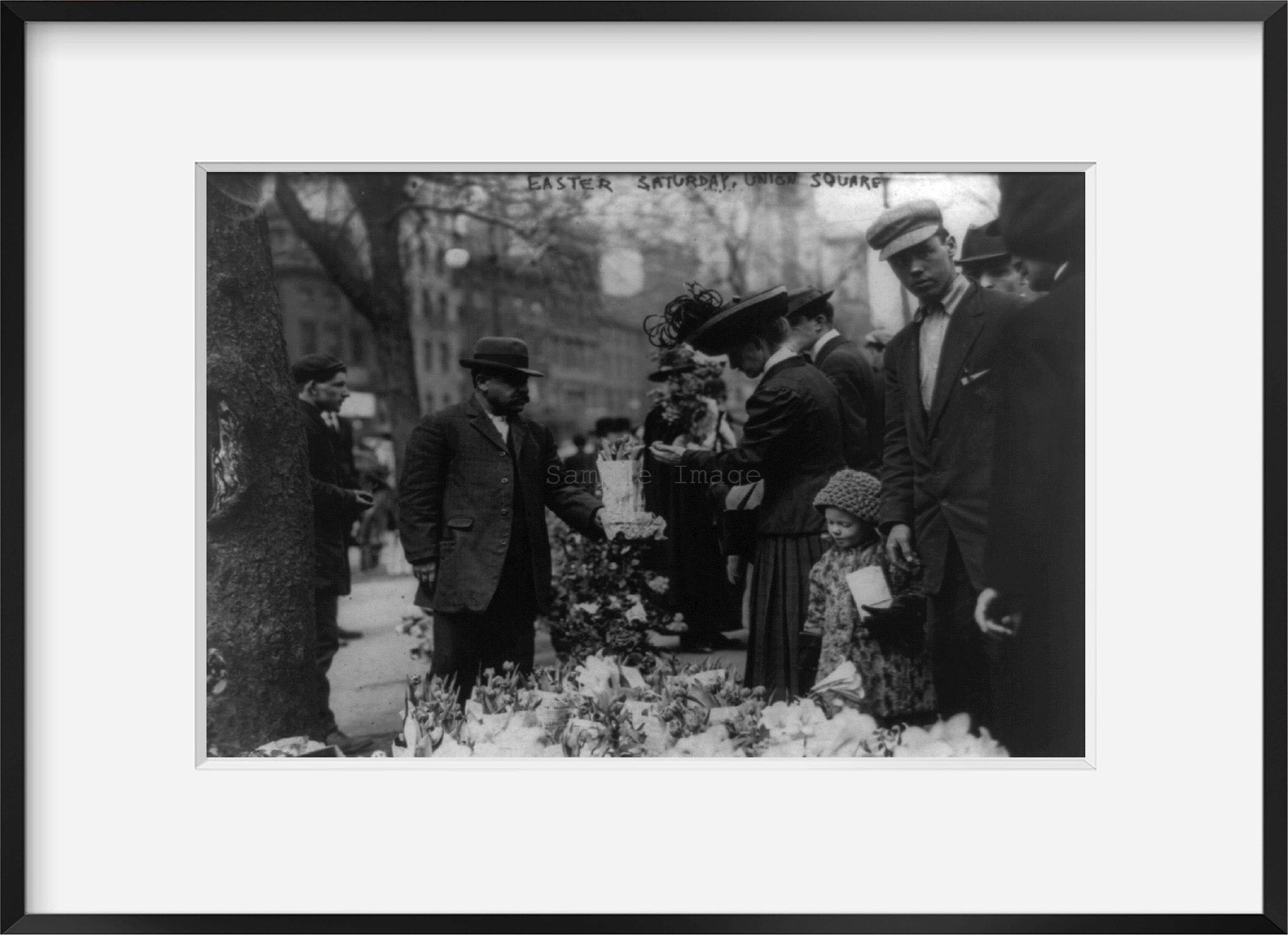 Photo: Easter Saturday, Union Square, New York City, NYC, man selling flowers, 1908-1