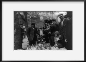 Photo: Easter Saturday, Union Square, New York City, NYC, man selling flowers, 1908-1