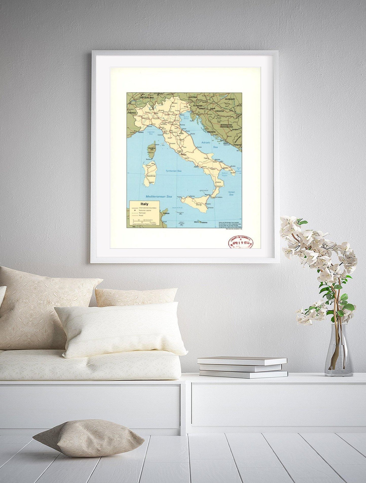 1996 Map| Italy| Italy, Outline and Base Map Size: 20 inches x 24 inch - New York Map Company